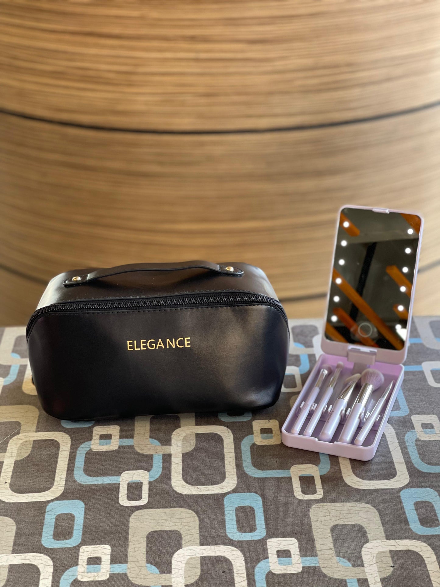COSMETIQUERA DE LUJO + ESPEJO DE LUCES