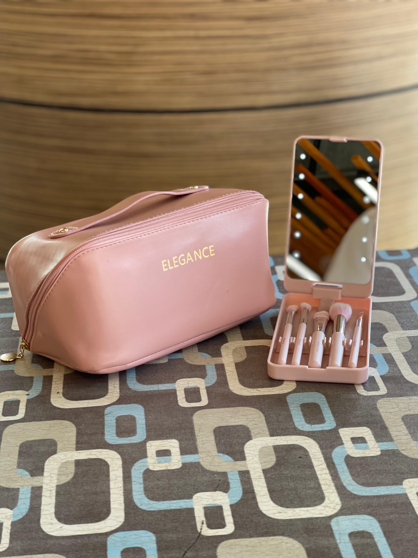 COSMETIQUERA DE LUJO + ESPEJO DE LUCES
